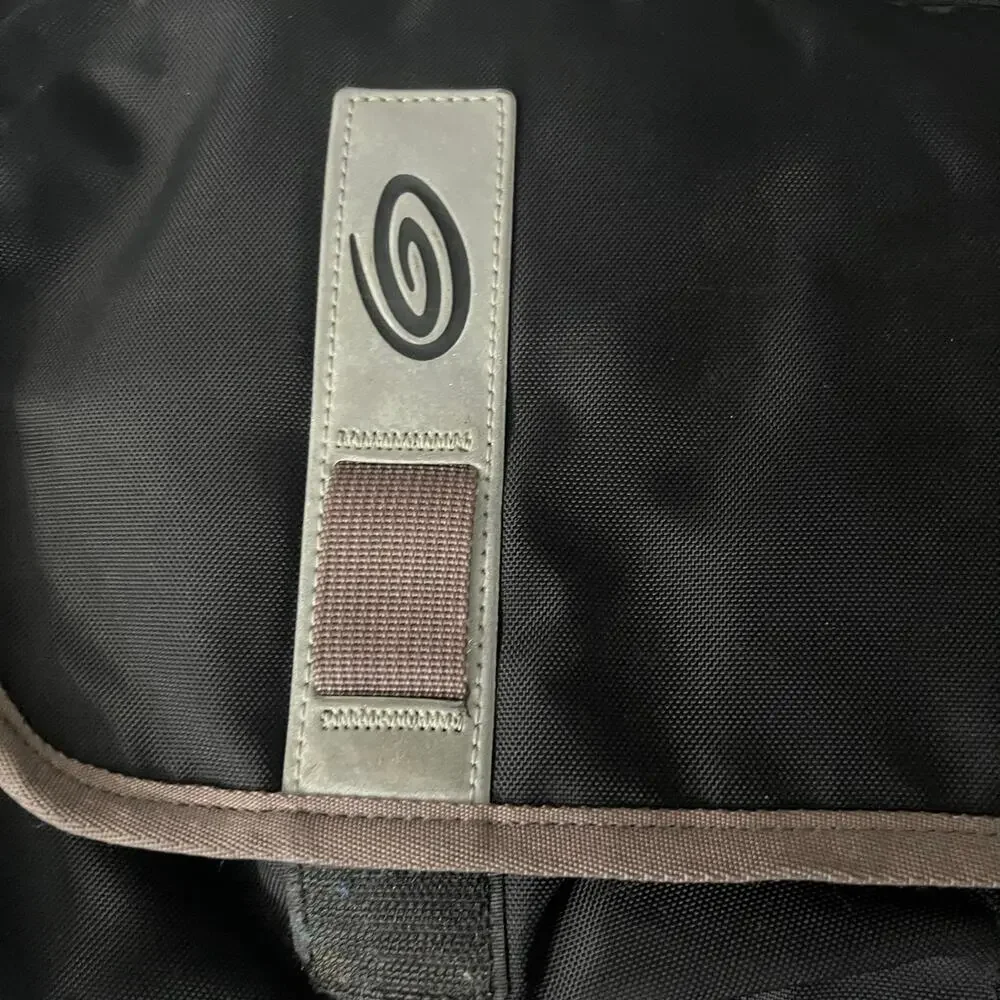 Timbuk2 Black Nylon Tablet Laptop Messenger Shoulder Crossbody Bag 13
